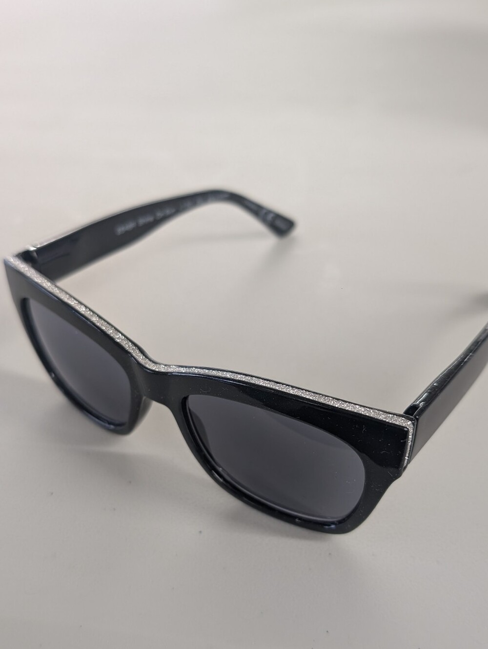 Peepers Shine On Sun 2548R Chacha Black Sunglasses
